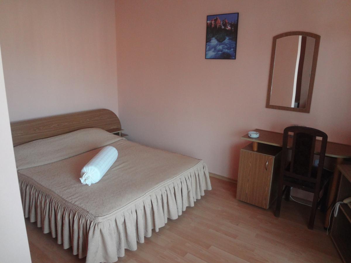 Paradise Hotel Madzharovo Room photo