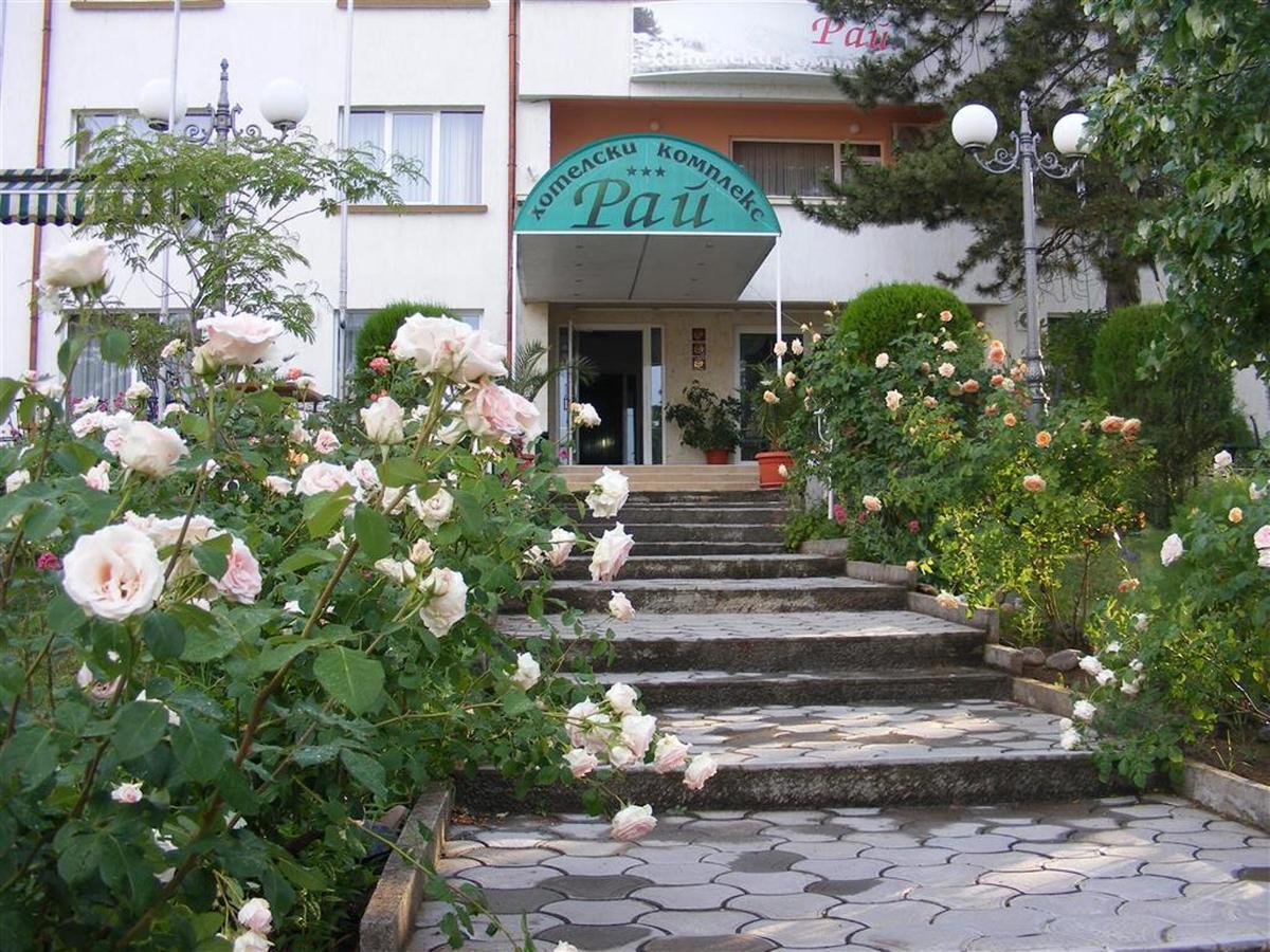 Paradise Hotel Madzharovo Exterior photo