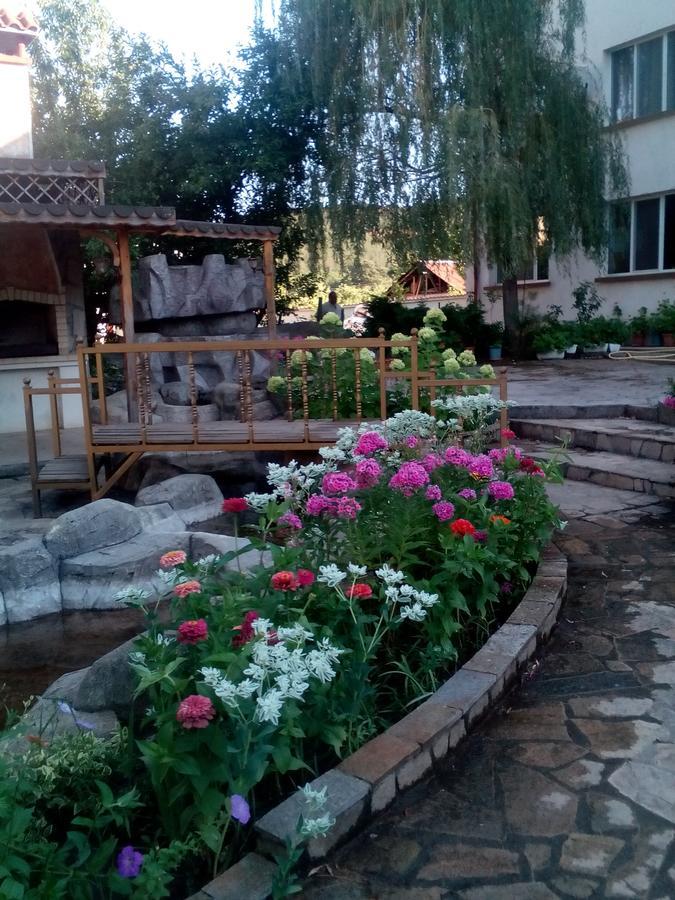 Paradise Hotel Madzharovo Exterior photo