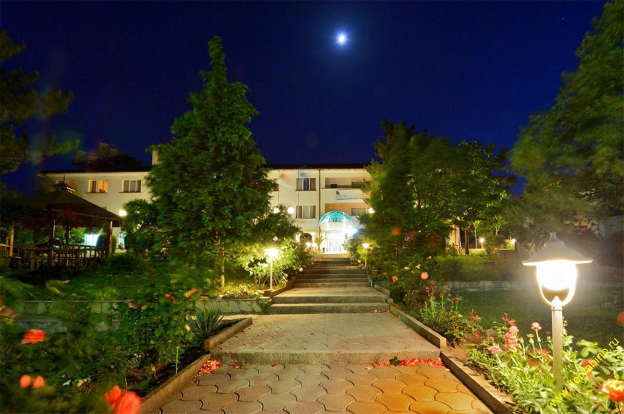 Paradise Hotel Madzharovo Exterior photo
